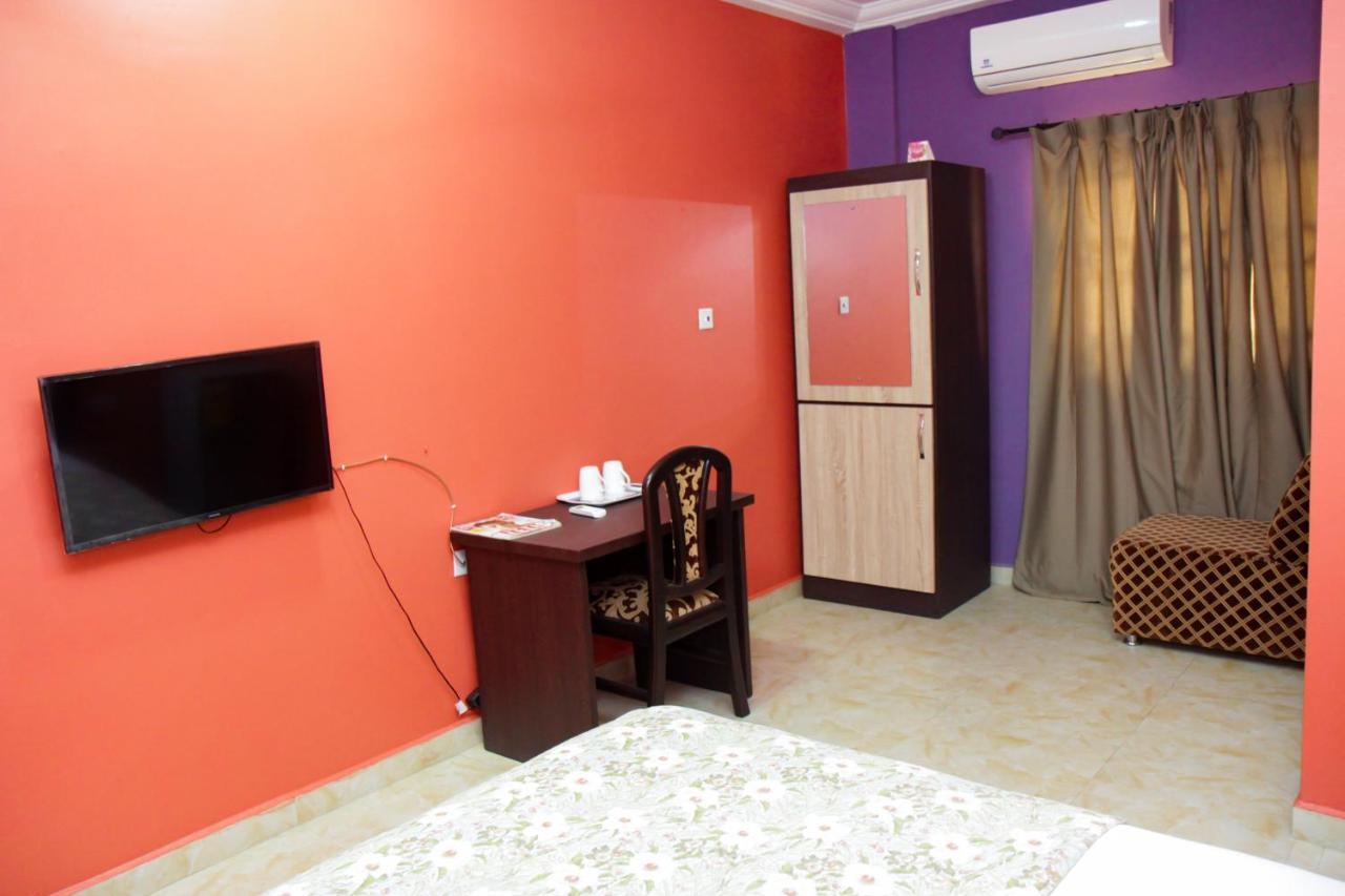 Hilton View Hotel Ogbodjo Zewnętrze zdjęcie